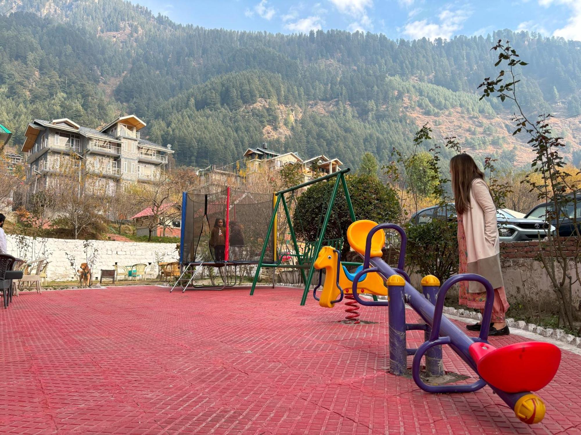 Hill River Resort - Central Heated & Air Cooled - Near Mall Road , Best Property Of Manali 2024- 2025 Exterior photo