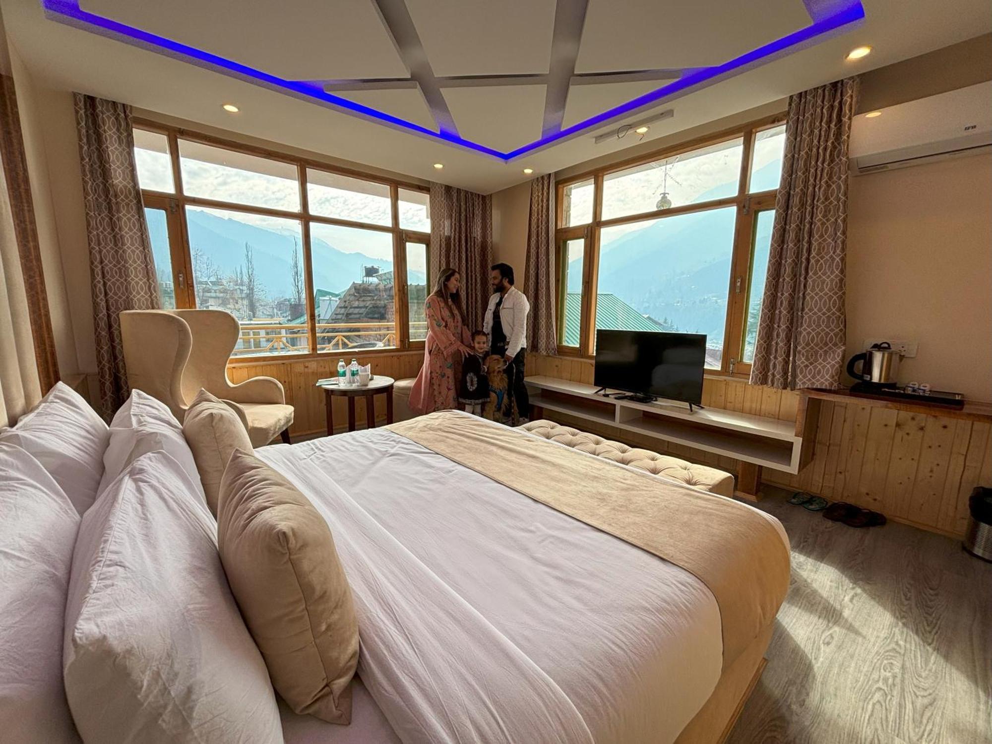 Hill River Resort - Central Heated & Air Cooled - Near Mall Road , Best Property Of Manali 2024- 2025 Exterior photo