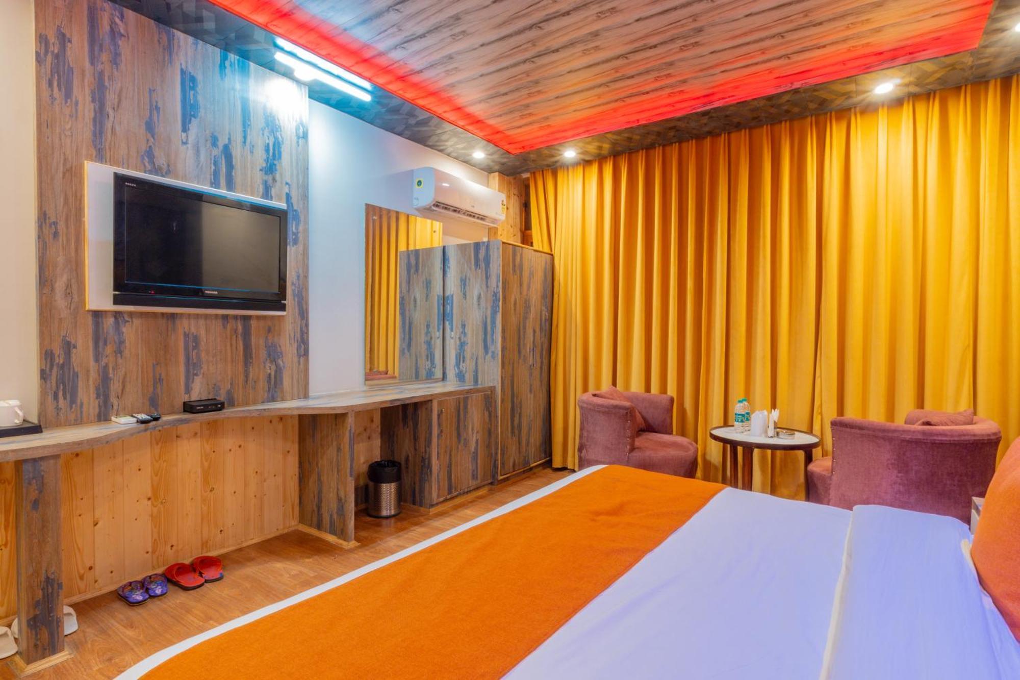 Hill River Resort - Central Heated & Air Cooled - Near Mall Road , Best Property Of Manali 2024- 2025 Exterior photo